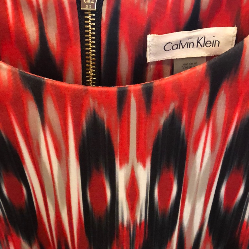 6 Calvin Klein modern red black print dress